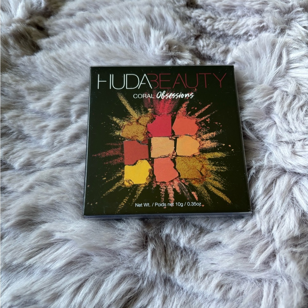 HUDA BEAUTY Coral Obsessions Palette with Bold Shades